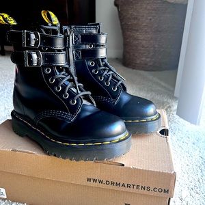 Dr. Martens only worn once. No scuffs nor scratches.